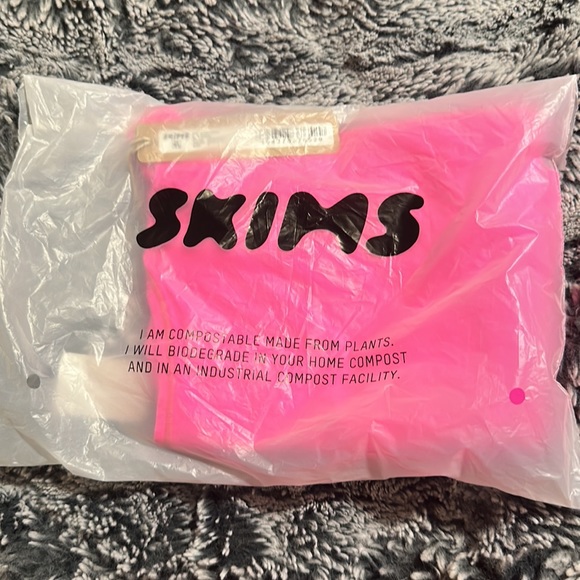 Fits everybody slip dress neon pink SKIMS NWT - Picture 4 of 7